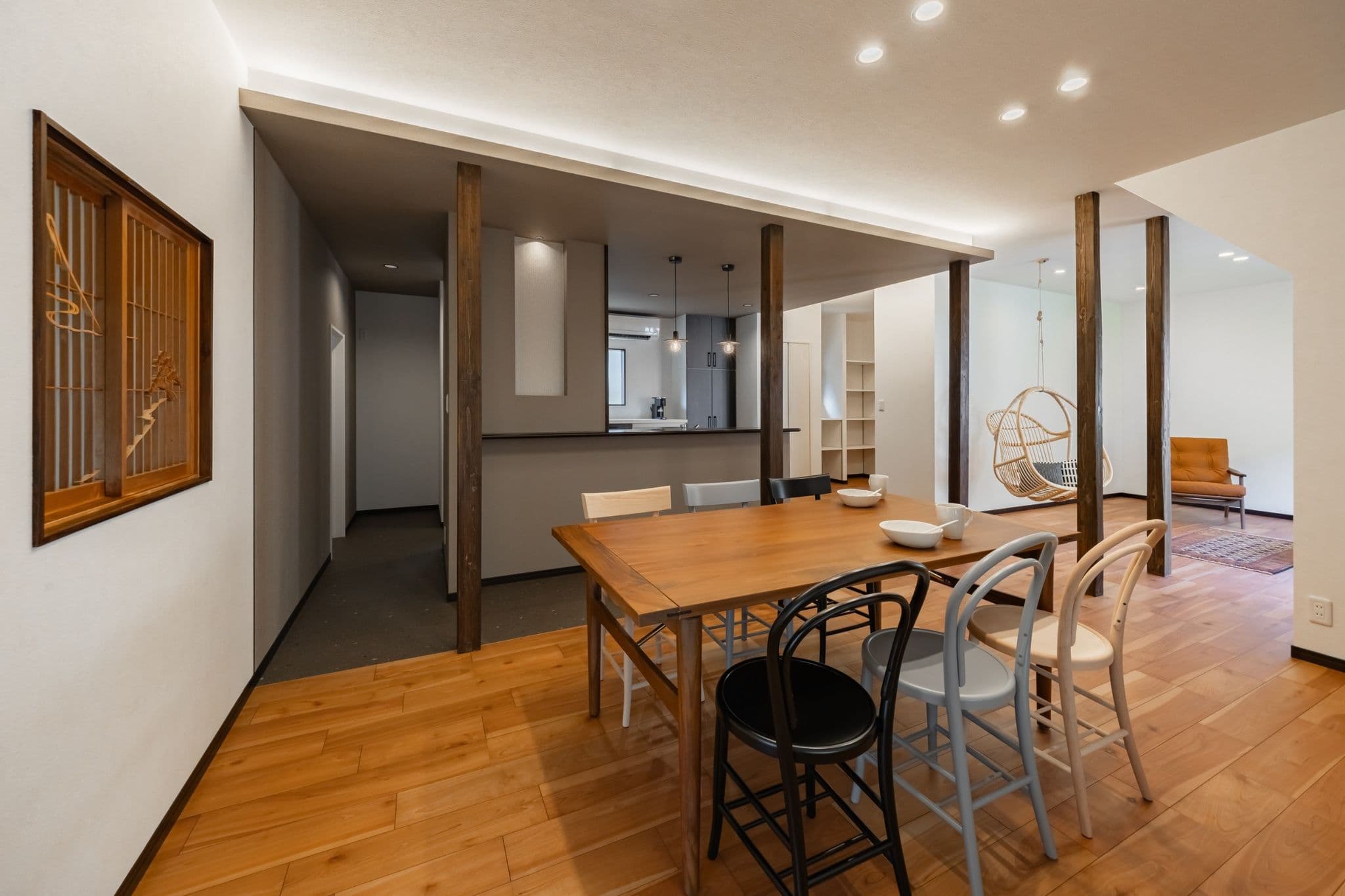 ダイニング・吊り下げスイングチェア