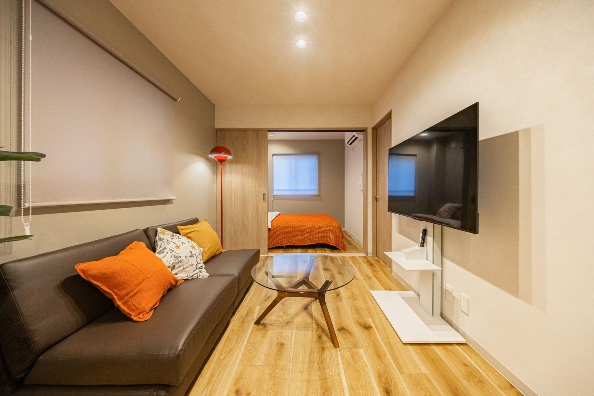 【旅館業リノベーション】
駅近ビルを、一棟まるごと宿泊施設へ