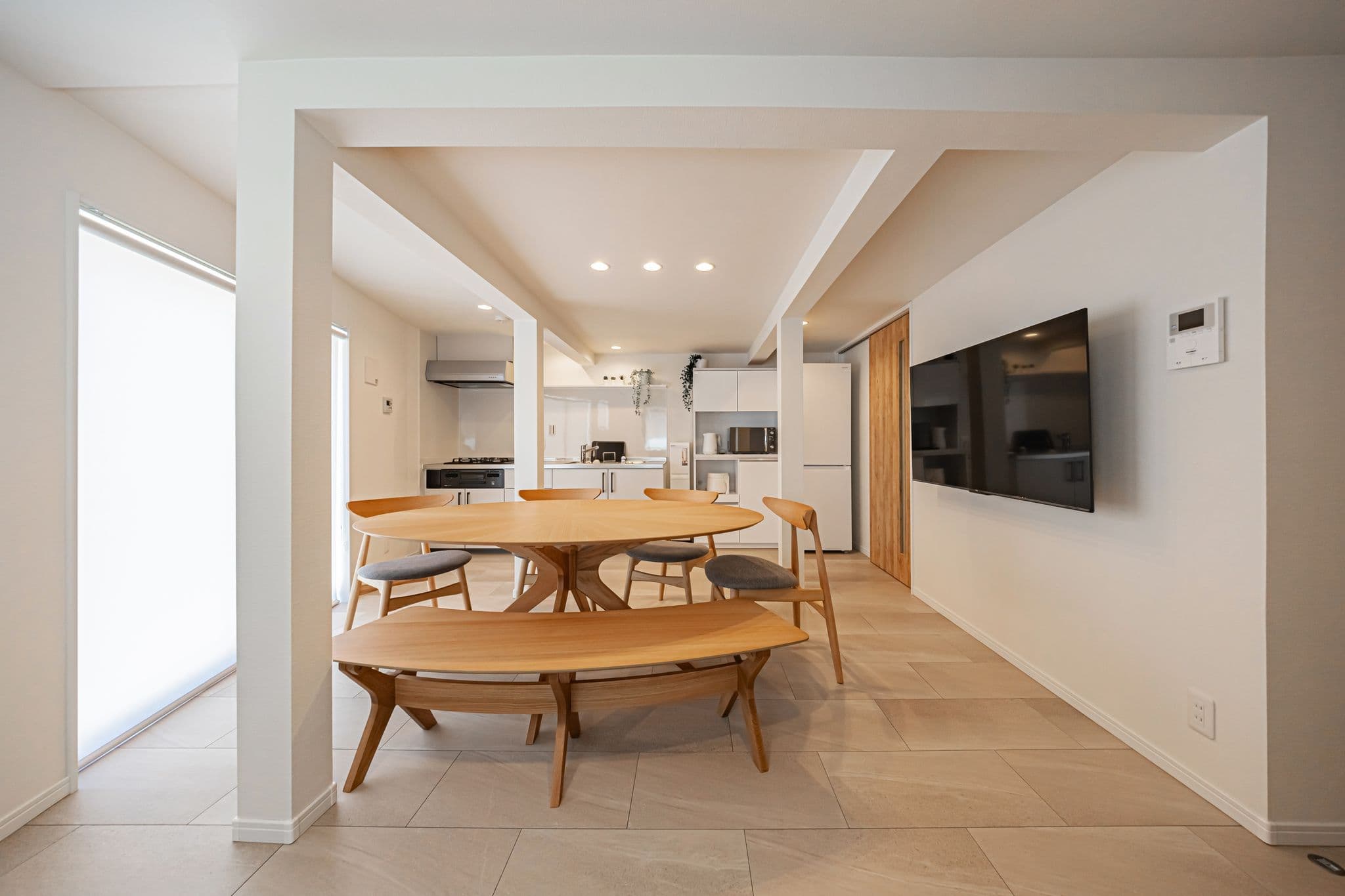 【民泊リノベーション】
空き家に新しい用途と、価値を吹き込む再生工事