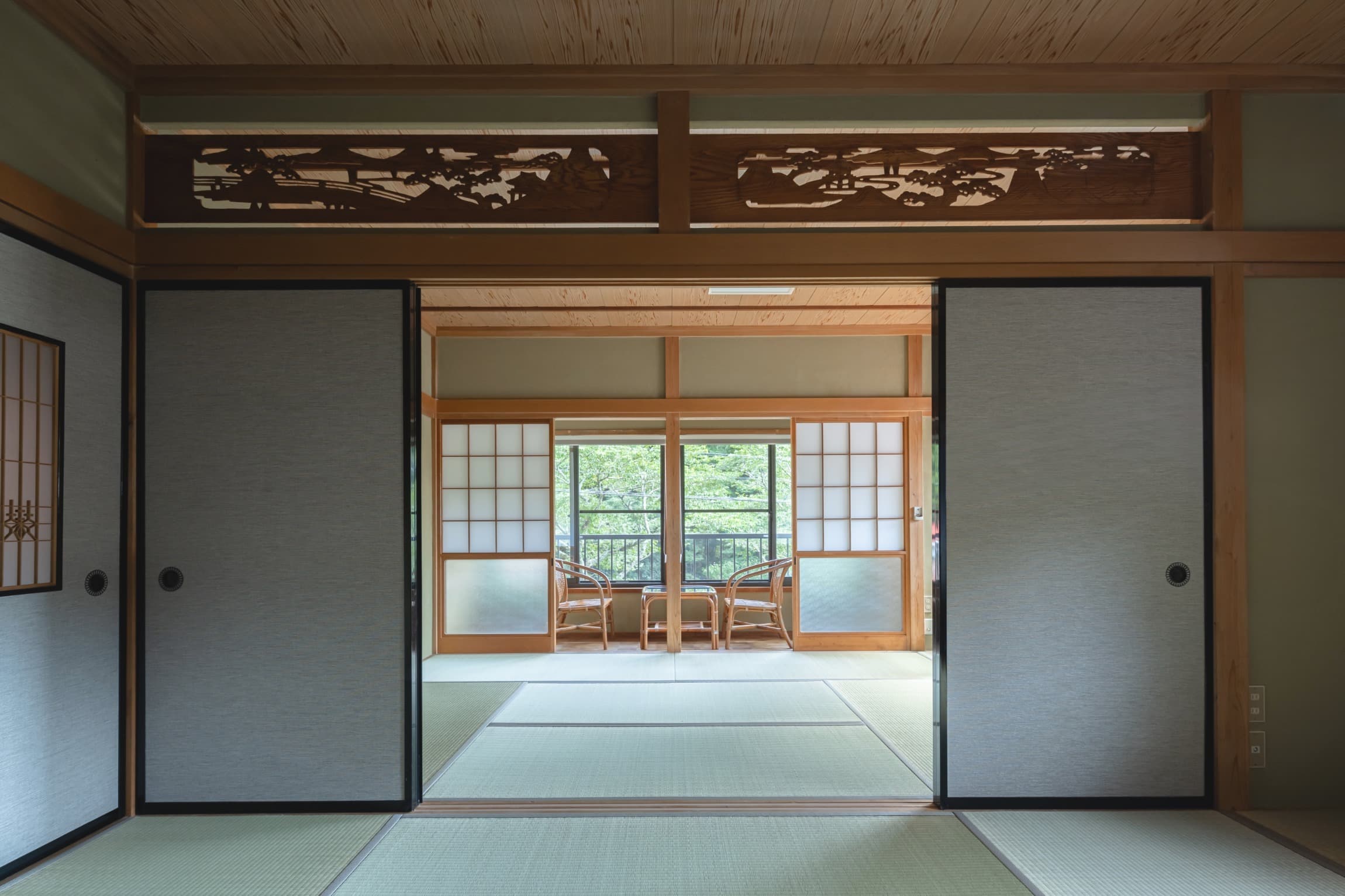 伊豆の伝統的な和室と欄間